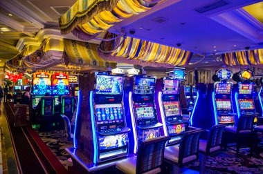 Tampilan antarmuka aplikasi mobile morgpie menampilkan menu navigasi sportsbook dan pertandingan langsung